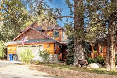 Image de New! Bearadise ~ Hunting Cabin with Game Room