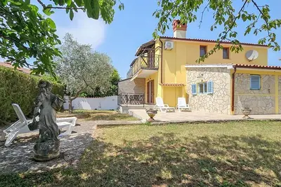 Image de Superbe maison Ă Novigrad avec WiFi