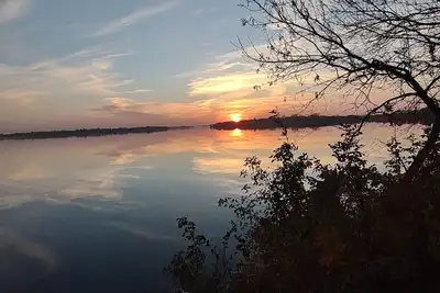 Image de Roomy 4-bedroom home across the lake in Lake Park, Ia. Sleeps 7