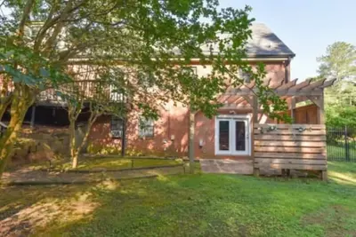 Huge Yard & Mins to Uga - The Glory Glory Doghouse