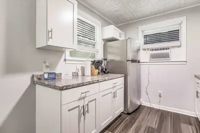 Image de Mins to Downtown! Carriage House - Pensacola Pearl