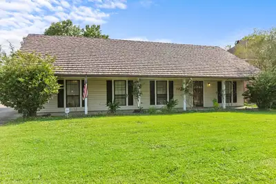 Image de 15 Min to Lsu & Downtown! Oak Hills Place Hideaway