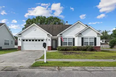 Image de Near Airport-20 Min to Downtown- Chucktown Retreat