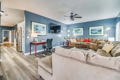 Image de Private Patio & Close to Beach! Coastal Cottage