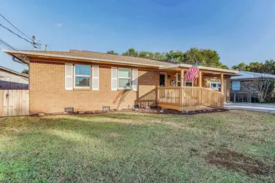 Image de 2 Units! Near Beach&Shopping-Brilliant in Bellview