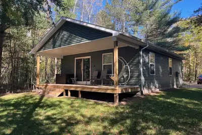 Image de Charming 2-Bedroom Cabin on the River in Beaverton