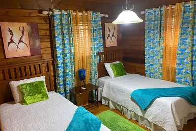 Image de Charming  Seaview lodge Tucked In The Mountainside of Signal Hill Tobago