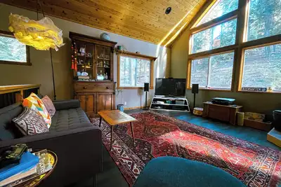 Image de Chalet de Luxe avec Jacuzzi et Terrasse – Proche de Donner et Tahoe