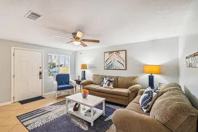 Image de 5708 Sunset Ave - Cozy 2 Bdrm/2Bath Home. 7 Minute Walk To Beach