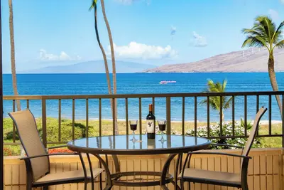 Image de Newly Renovated Oceanfront Escape in North Kihei