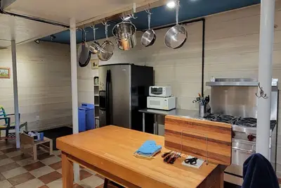 Image de Nature’s Haven. . . 3br Barn suite, all conveniences of home, walk to town,