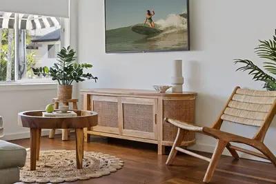 Image de Zephyr | Modern Coastal Beach Shack