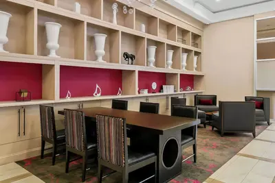 Image de Sleep Well in Premium Bedding | 2 Convenient Units Near Walters Art Museum