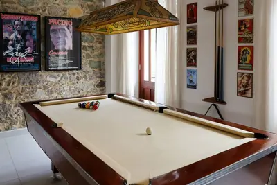 Image de Entire house, pool table, jacuzzi, private rooftop