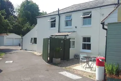 Image de 4 Bed-2 Bath-Sleeps 8-Large Garden-Pet Friendly