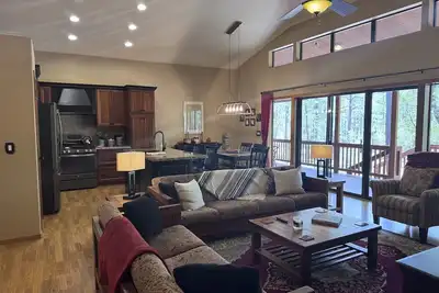 Image de Mountain Retreat w/ patio - close to golf, fishing, hiking, & downtown
