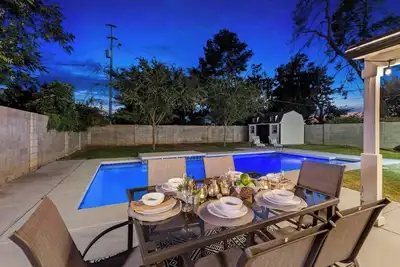 Central Phx Cottage with Free Private Heated Pool!