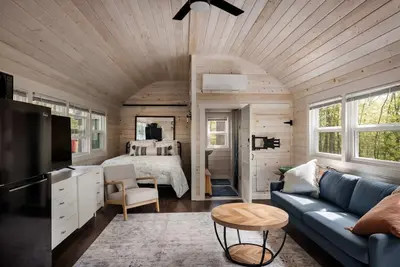 Image de Tiny Cabin w Fire Pit Game Room and Dog Friendly