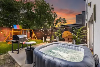 Image de Spacious 4-bedroom house in lovely Dallas W/Game room & Spa