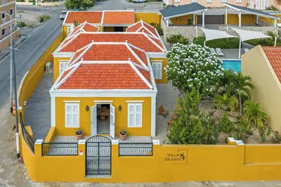 Image de Historic City Villa - Pool, Garden & Authentic Charm in Willemstad