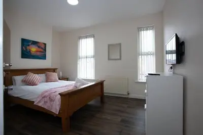 Image de 6Bedroom House 10min Drive from City Centre