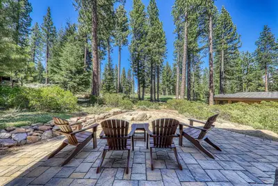 Image de Legacy Lodge at Lahontan by Tahoe Getaways - Pet-Friendly 3 Br Monthly Lease