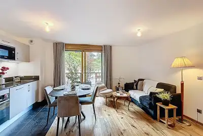Bel appartement neuf proche du domaine skiable avec parking