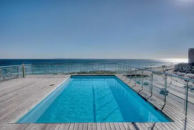 Image de Beach Front 2-bedroom Apartment with WiFi in Blouberg, Cape Town