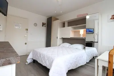 Image de Studio rénové à Balaruc-les-Bains, proche Thermes
