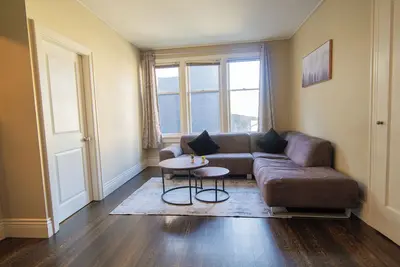 Image de Pet Friendly Furnished 1 Bedroom @ 935 Jervis