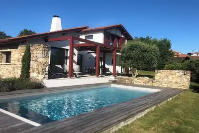 Image de Kanttu -Maison basque contemporaine, piscine et fronton