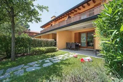 Image de Un hébergement raffiné pour 6 personnes dans un appartement moderne avec piscine