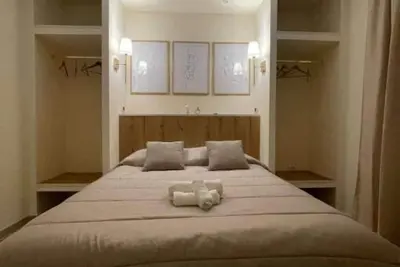 Image de Along Crati River, mini apartment, vico Postierla, historic center.