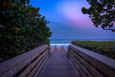 Image de JupRent's - Posh Paradise - 2Bed/2Bath -Jupiter - Beach Pool