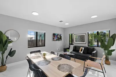 Image de 2-Story Townhouse w/ Free Parking