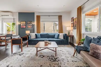 Image de Ballard Craftsman | Sleeps 10 | A/C, Bbq & Firepit