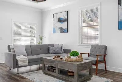 Image de Modern Oasis Haven: Prime Location Retreat