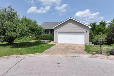 Image de Close to Flw! Comfy 3Br 2Bth House