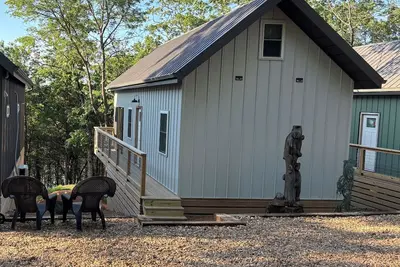 Image de Pet Friendly And Brand New! walk-down to water sleeps 6 quiet cove near marina