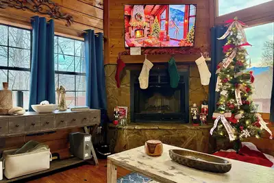 Image de Beautiful Cabin with Mountain Views