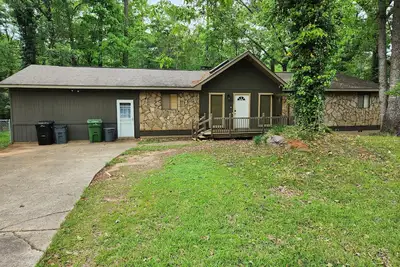 Image de Sleeps 10, 5 Bedroom Home, Peaceful Neighborhood w/Community Pool Access