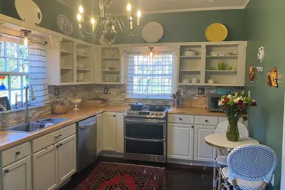 Image de Historical getaway walking distance from the Pacolet river
