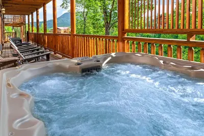 Image de 2 Hilltop Cabins | 16br | Private ~ Large Groups