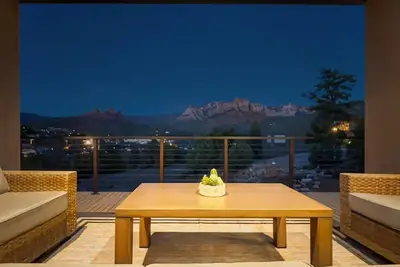 Image de New Spacious 5-bedroom house with Views, Spa, Fire pit, Golf & Hammocks