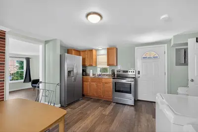 Image de Newly Renovated Middletown Home