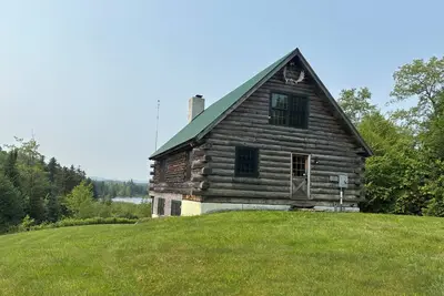 Image de Charming 3-bedroom cabin in Woodford private with mountain and pond view