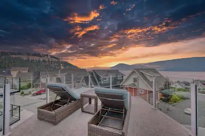 Image de 🌟New- Stunning Lake Views🌅 Pets🐶Families👨‍👩‍👧‍👦Golf Cart & Fire Table🔥
