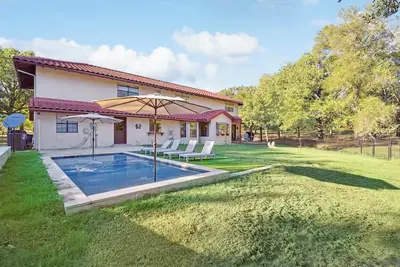 Image de Spacious 40-Acre Ranch w/ Animals, Hot Tub & Games