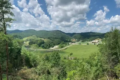 Image de Mountain Top Views*2 Master Br* Centrally Located