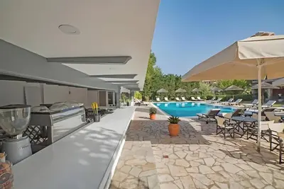 Image de Appartement 'Corfu Club Executive Suite' avec piscine commune, Wi-Fi et climatisation